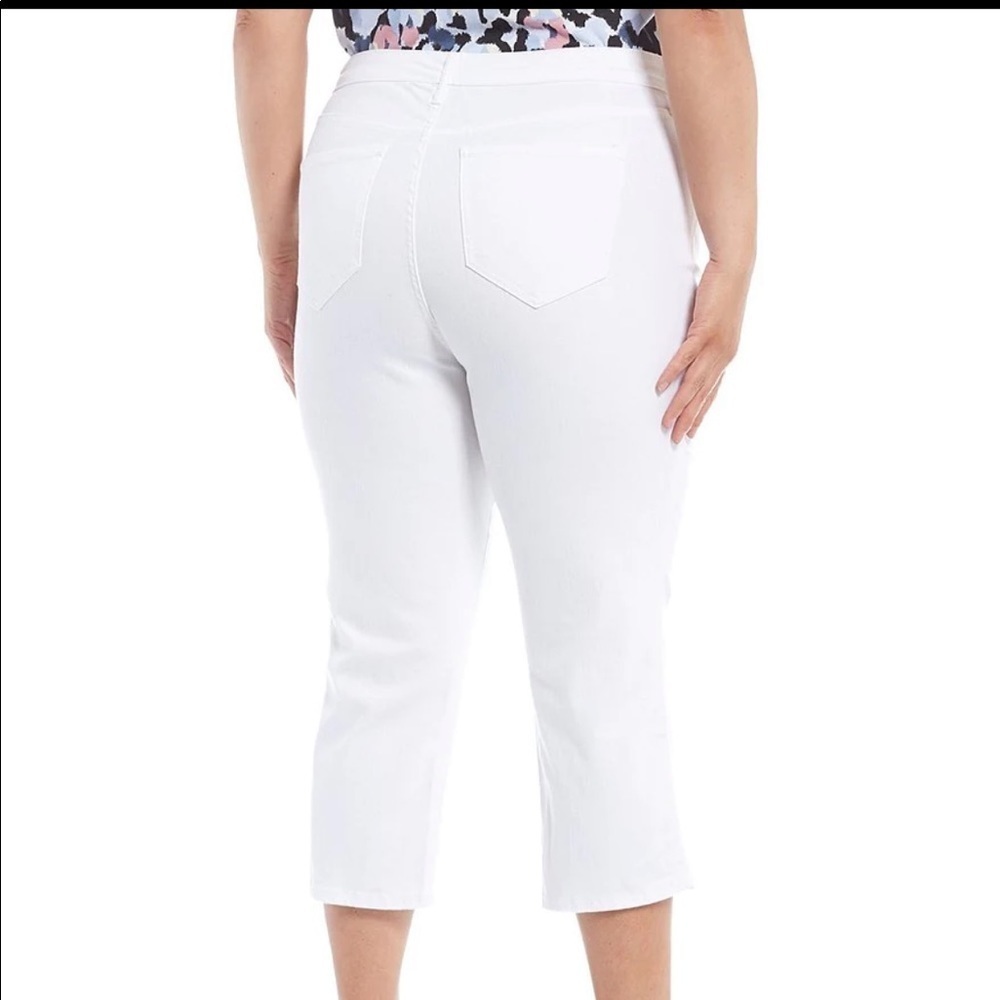 CODE BLEU Classic Straight Leg Cropped Capri Whit… - image 2